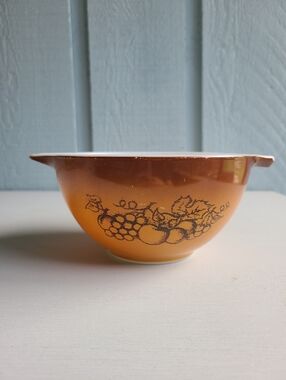 Vintage Pyrex Old Orchard 1 1/2 Quart 441